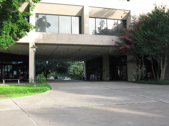 The portal or breezeway in the center bay of Philip G. HoffmanHall. Photo by the author